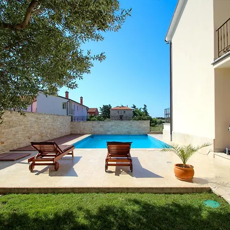 Casa Rafael 2 Apartment *